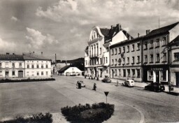 Humpolec, Horní (Riegrovo) náměstí